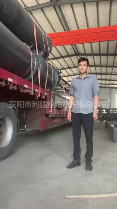 80噸動物油熬煉設備發(fā)貨現(xiàn)場